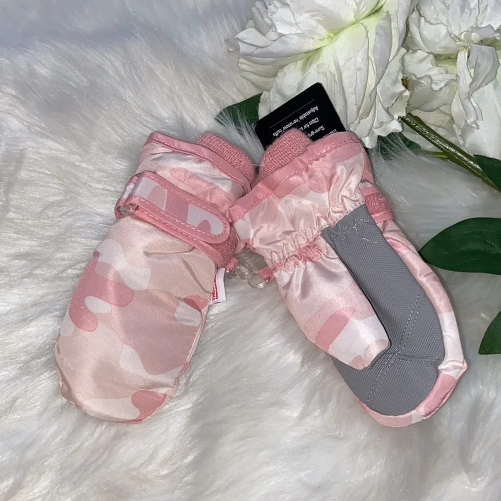The children’s PLACE THERMOLITE SNOW MITTENS